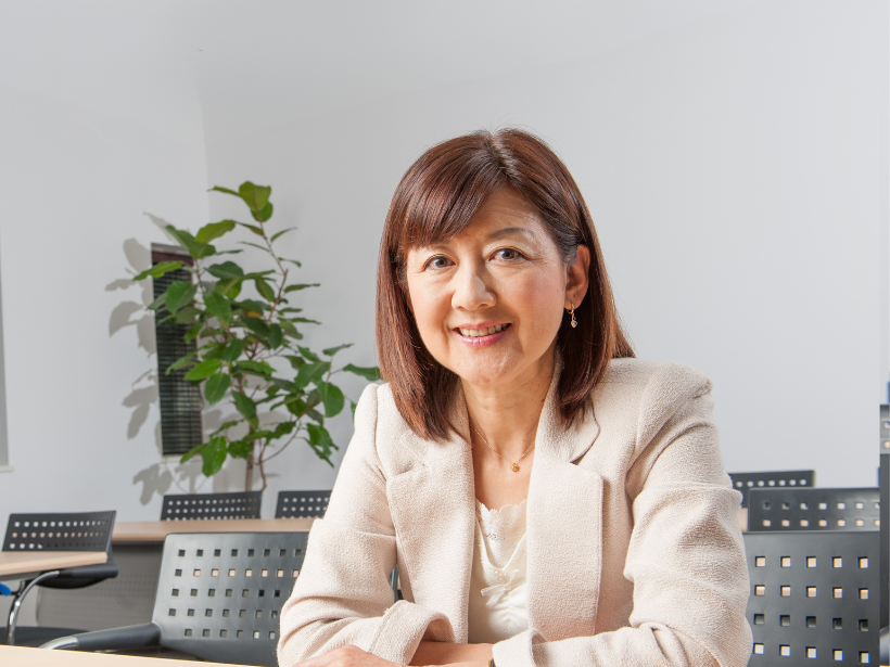 女性カウンセラー