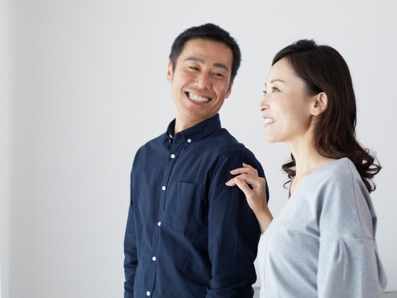 自然体の幸せそうな二人